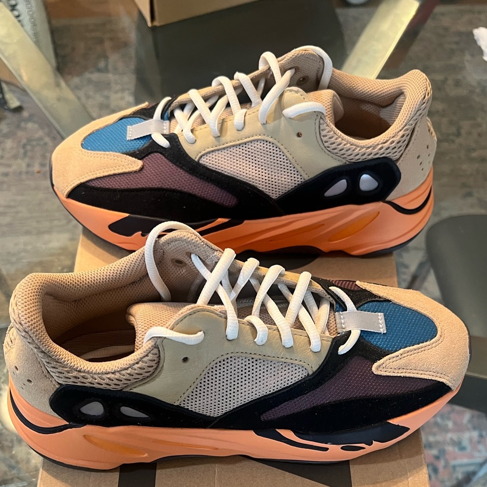 Yeezy Boost 700 size 9 ENFAMB